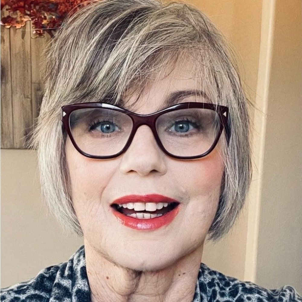 Meet your Posher, Deborah